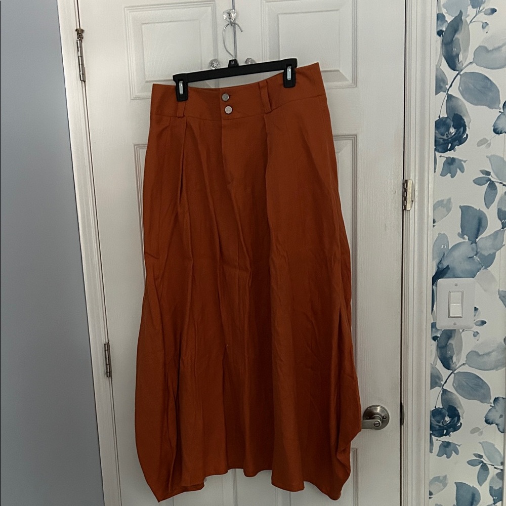 Chic Maxi Skirt in Rich Rust